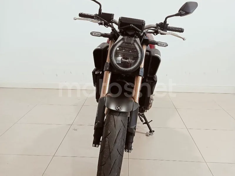 Honda CB650R - Vista 7
