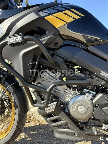 Suzuki V-Strom 650XT - Vista 8