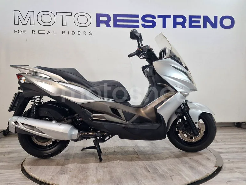 Kawasaki J300 - Vista 6