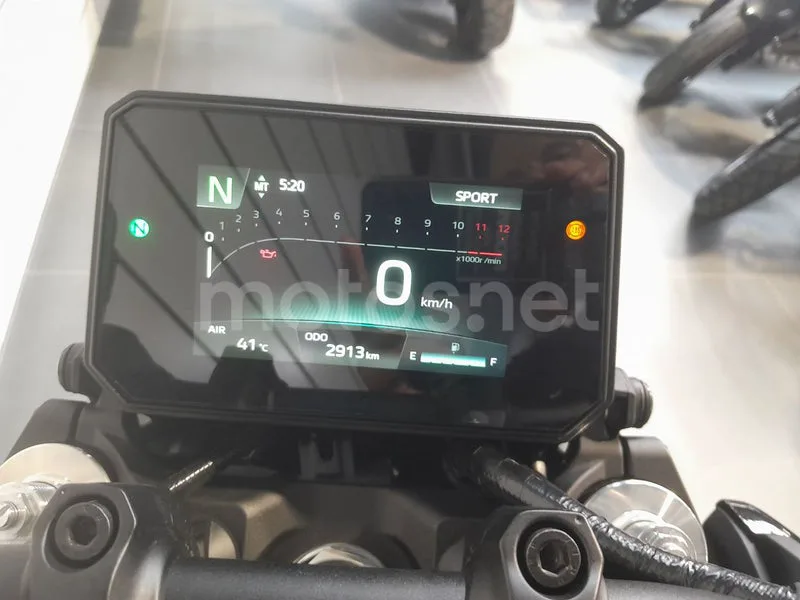Yamaha MT-09 - Vista 6
