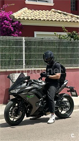 Kawasaki Ninja 650 - Vista 4
