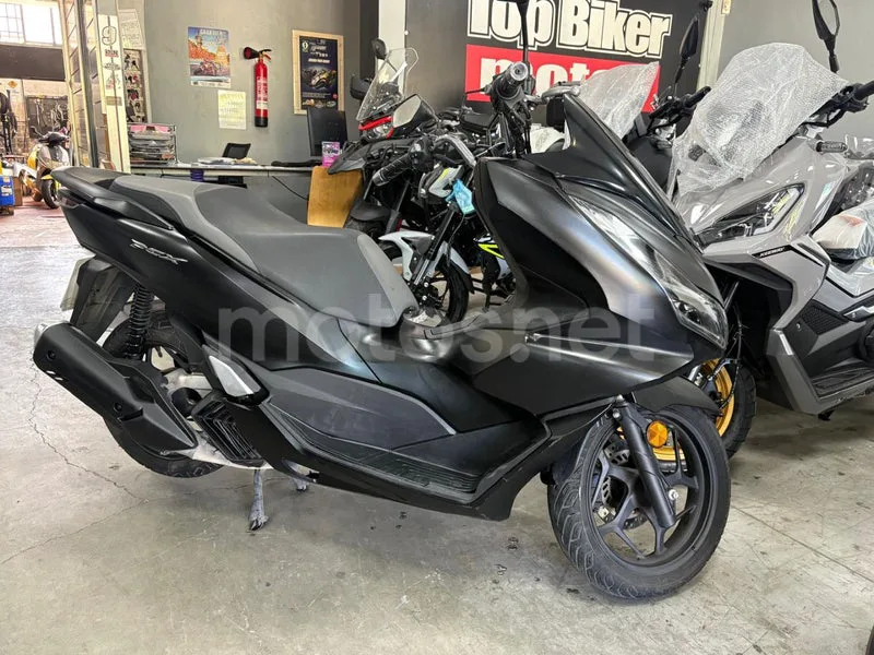 Honda PCX125 - Vista 4