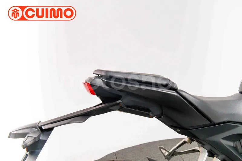 Honda CB125R - Vista 19