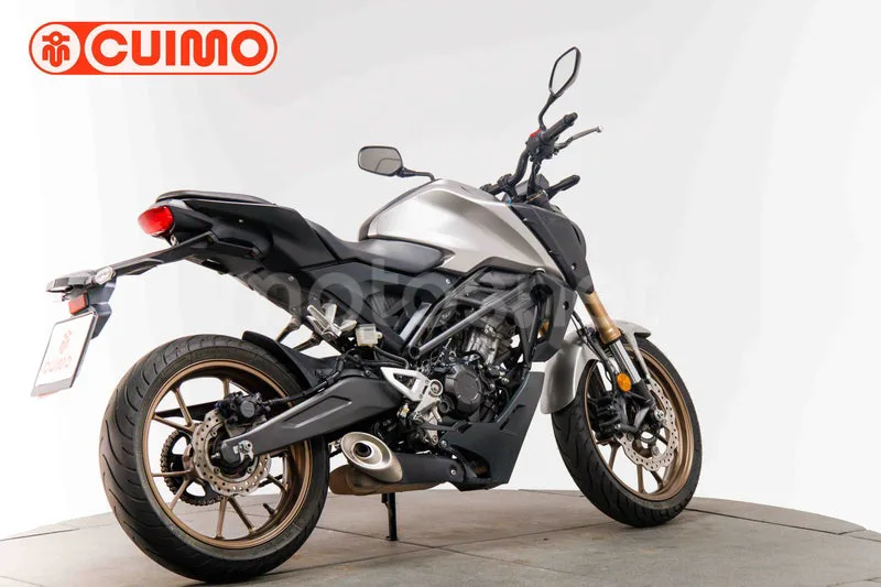 Honda CB125R - Vista 4
