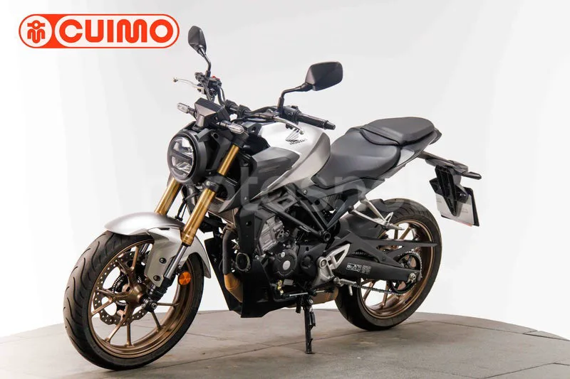 Honda CB125R - Vista 9