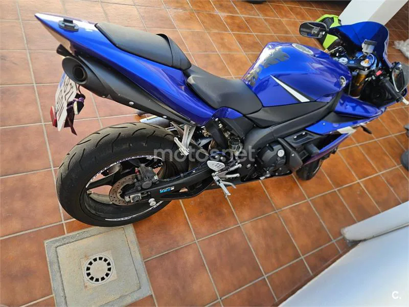 Yamaha YZF-R1 - Vista 3