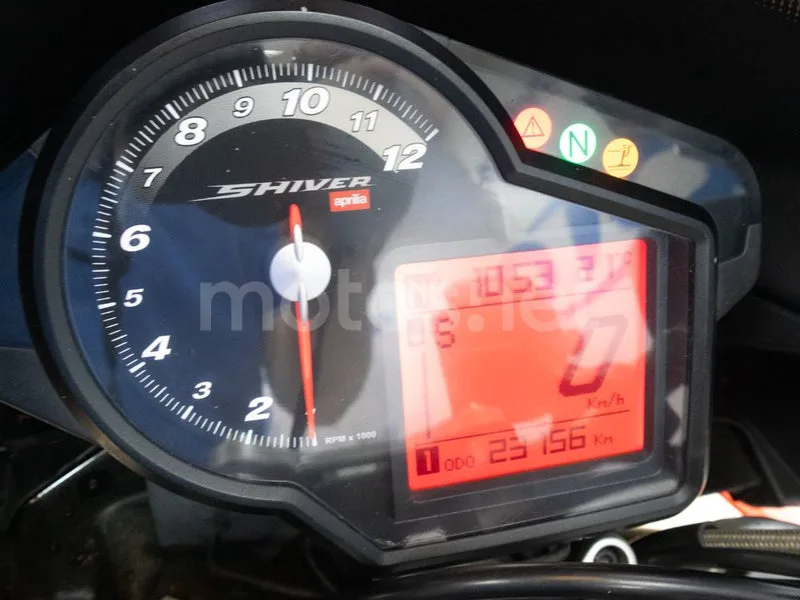 Aprilia Shiver 750 - Vista 10