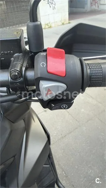 Honda ADV350 - Vista 5
