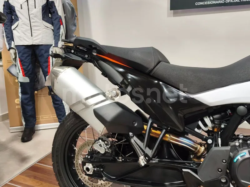 KTM 790 Adventure - Vista 16