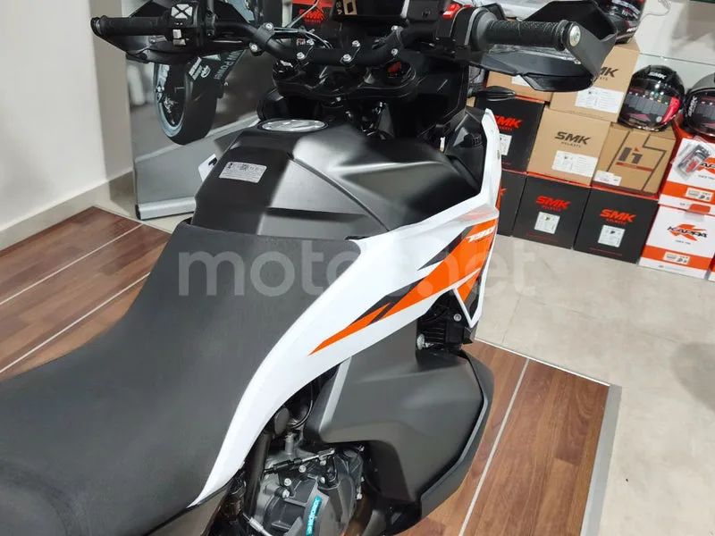 KTM 790 Adventure - Vista 23