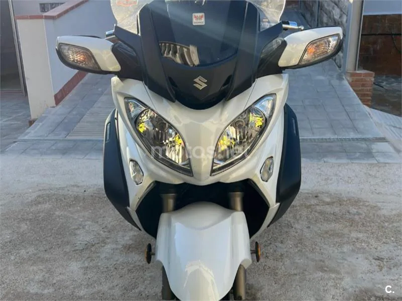 Suzuki Burgman 650 Executive 3500 € 2013 Barcelona - 1