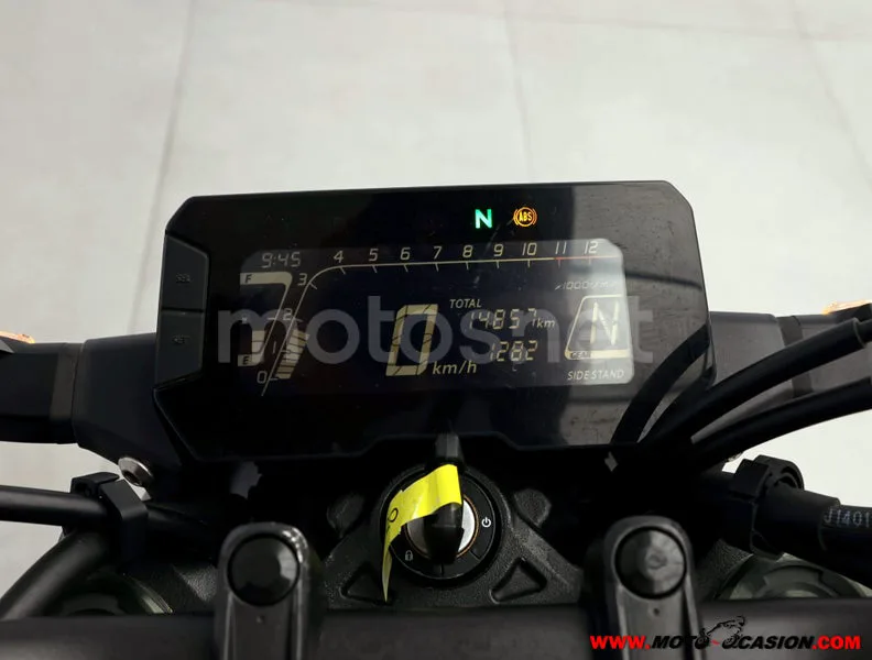 Honda CB125R - Vista 6