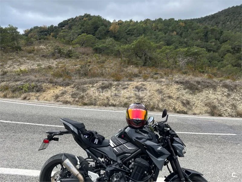 Kawasaki Z900 - Vista 3