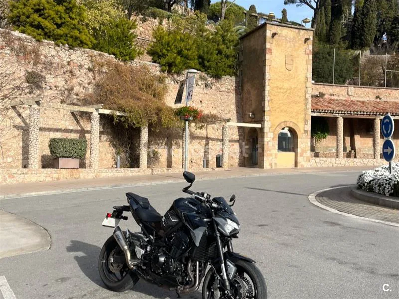 Kawasaki Z900 - Vista 5