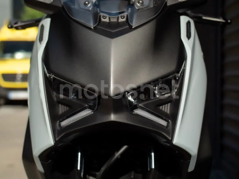 Yamaha XMAX 125 - Vista 13