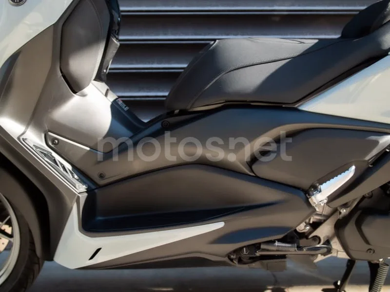 Yamaha XMAX 125 - Vista 18