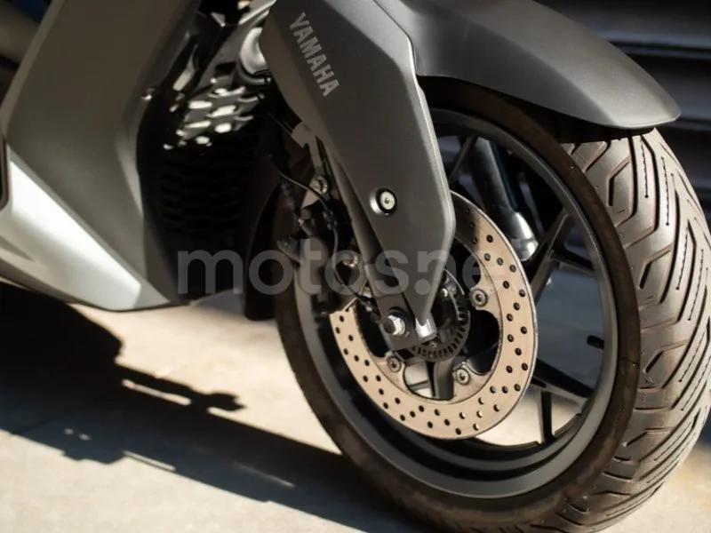 Yamaha XMAX 125 - Vista 4