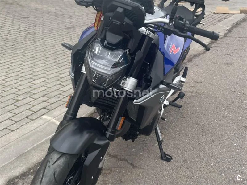 BMW F 900 R - Vista 3