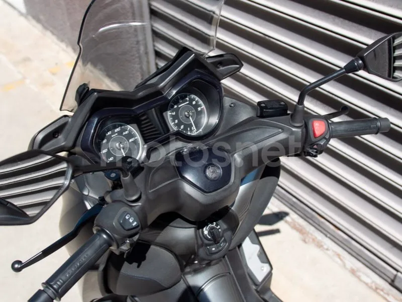 Yamaha XMAX 300 - Vista 20