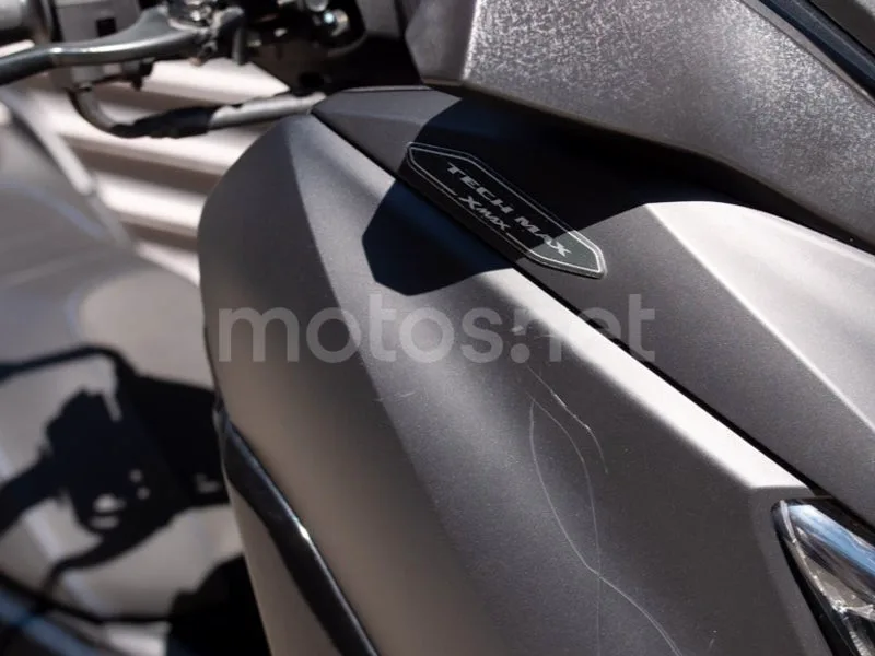 Yamaha XMAX 300 - Vista 8