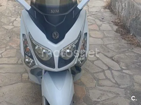 SYM GTS 300 - Vista 3