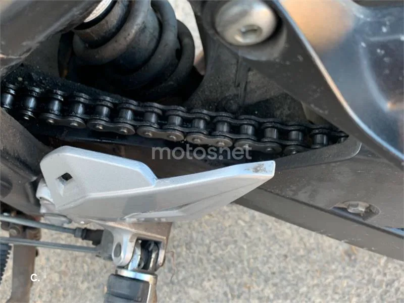 Suzuki GSR750 - Vista 8