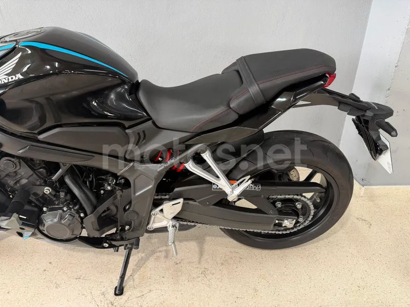 Honda CBR650R - Vista 4