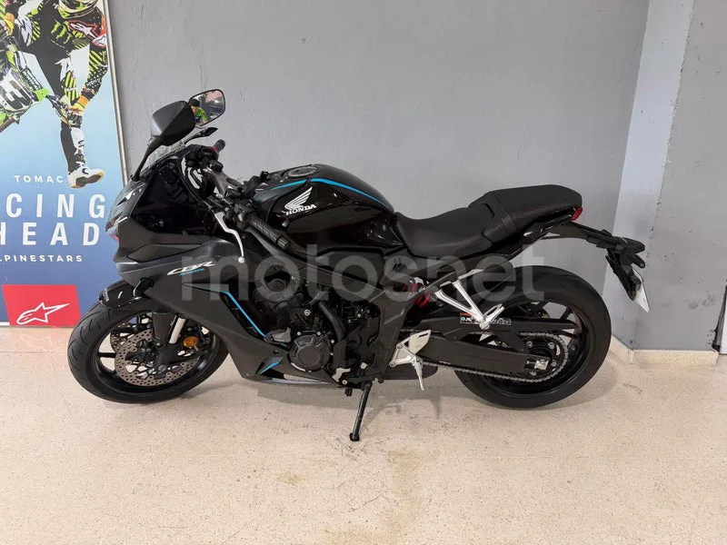 Honda CBR650R - Vista 7