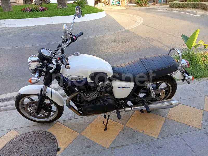 Triumph Bonneville T214 4900 € 2014 Granada - 1