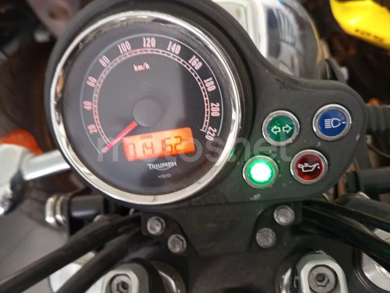 Triumph Bonneville T214 - Vista 4