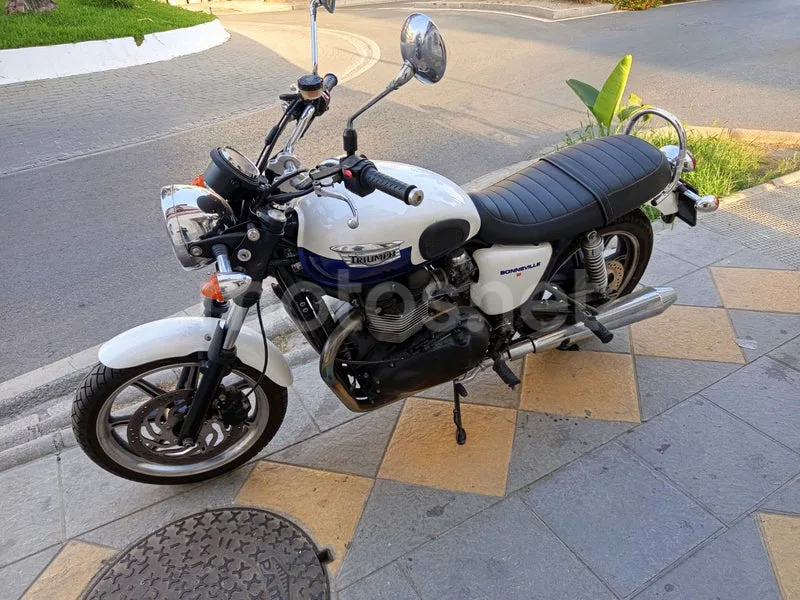 Triumph Bonneville T214 - Vista 5