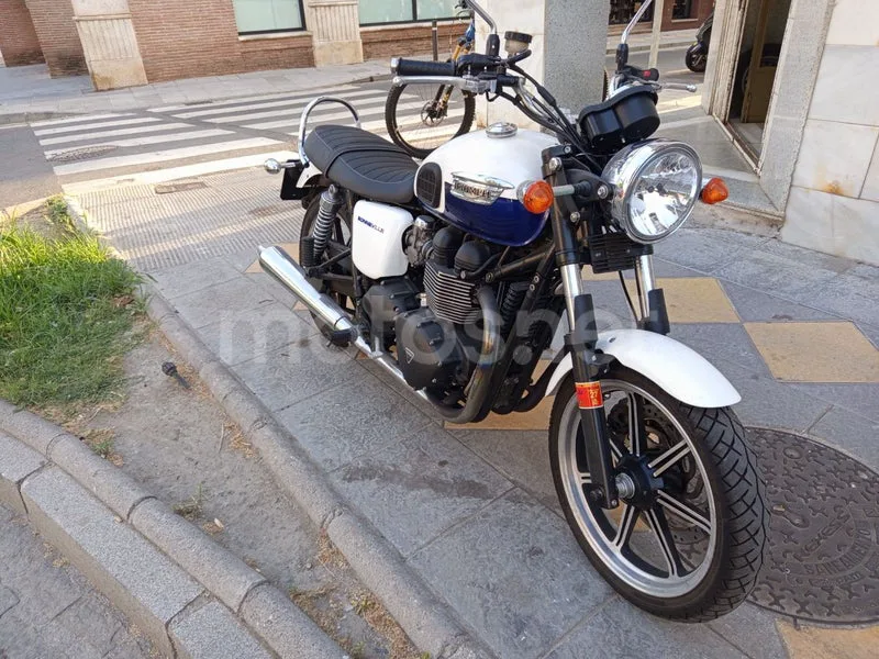 Triumph Bonneville T214 - Vista 6