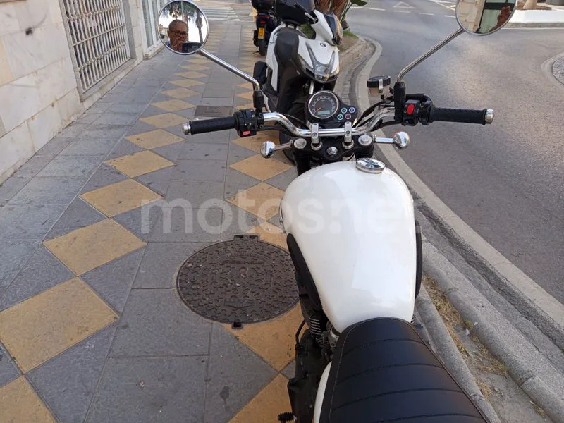 Triumph Bonneville T214 - Vista 7
