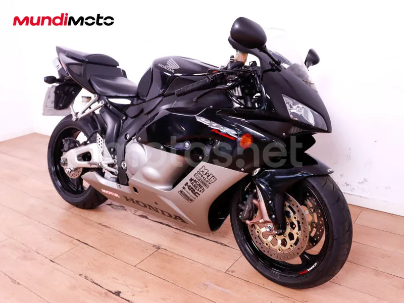 Honda CBR1000RR Fireblade 5999 € 2004 Barcelona - 2