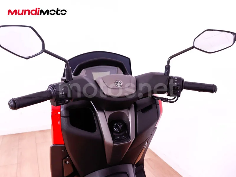 Yamaha NMAX - Vista 11