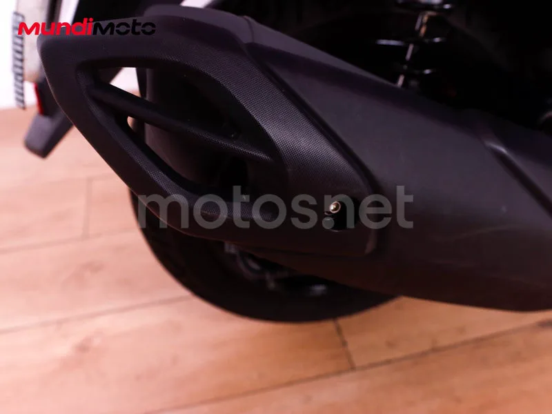 Yamaha NMAX - Vista 17