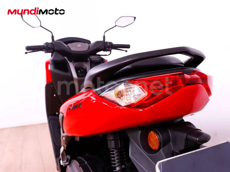 Yamaha NMAX - Vista 9