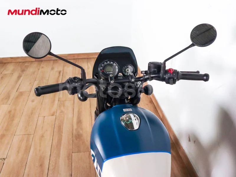 Royal Enfield Classic 350 - Vista 11