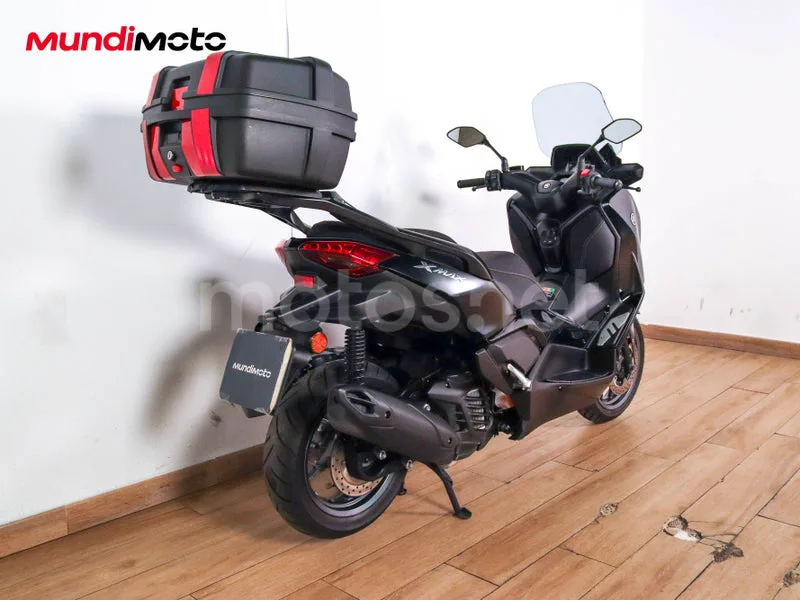 Yamaha TMAX - Vista 3