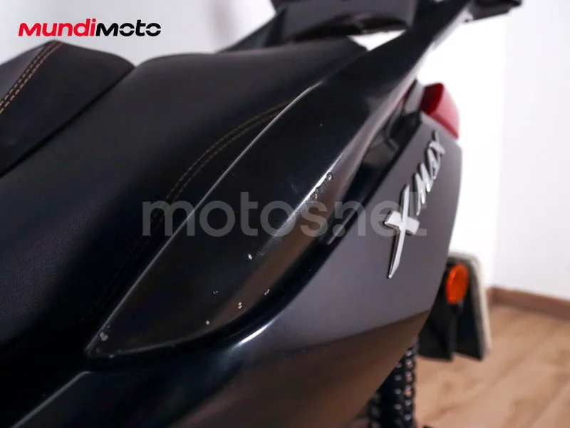 Yamaha TMAX - Vista 27