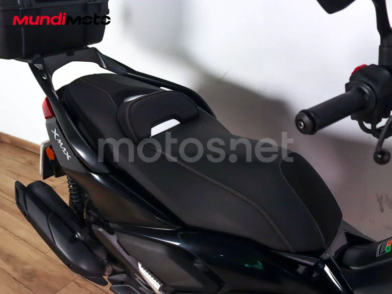Yamaha TMAX - Vista 44