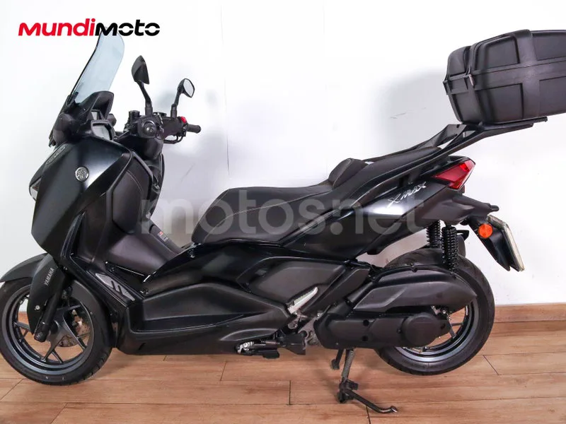 Yamaha TMAX - Vista 6