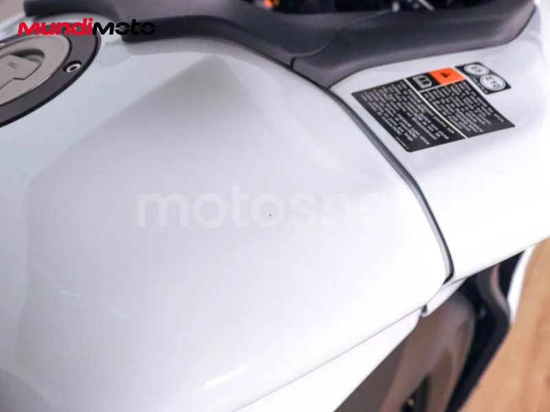 Yamaha Tracer 9 - Vista 16