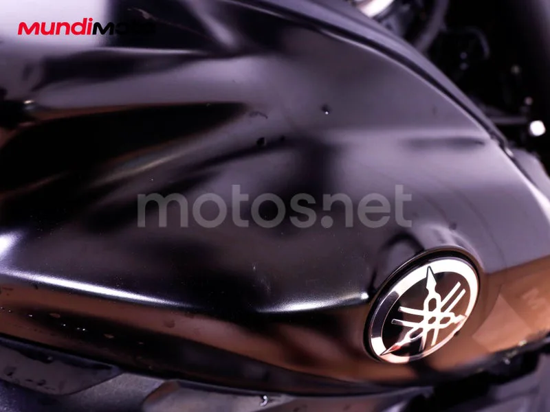 Yamaha MT-07 - Vista 18