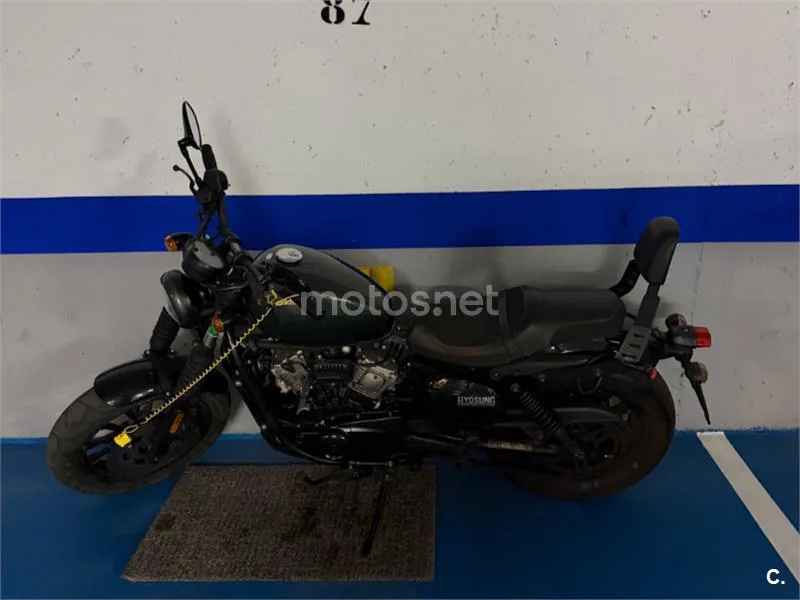 Hyosung Aquila Bobber GV 300 S - Vista 6