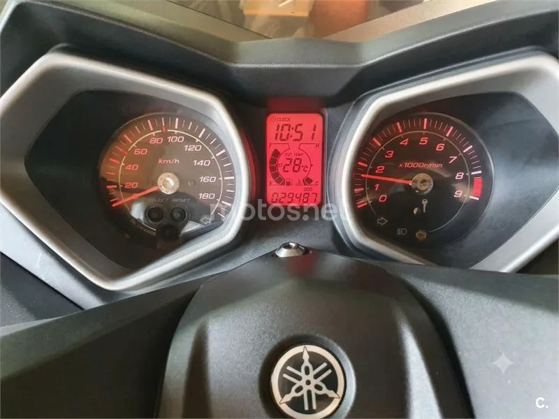 Yamaha XMAX 400 - Vista 3