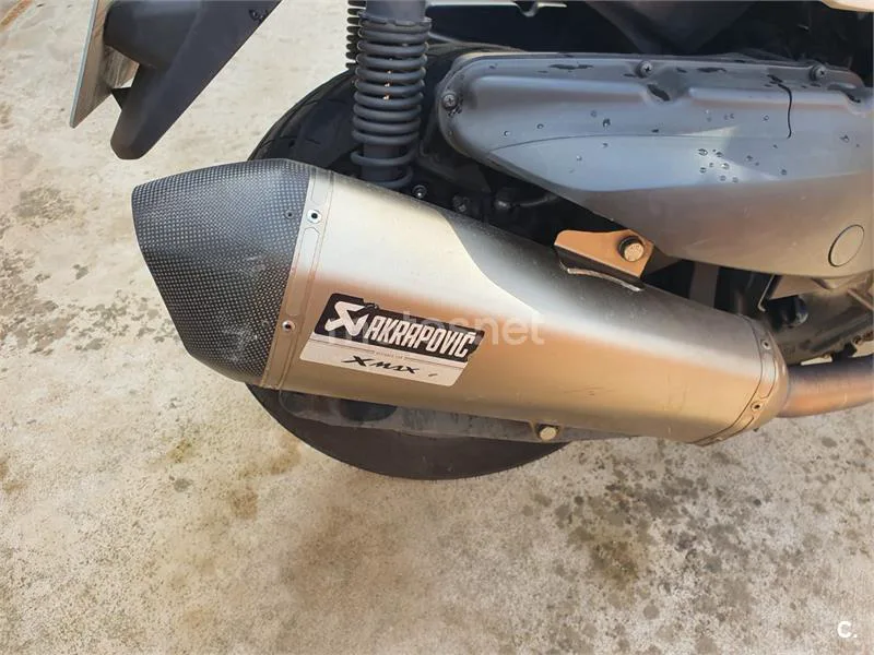 Yamaha XMAX 400 - Vista 4