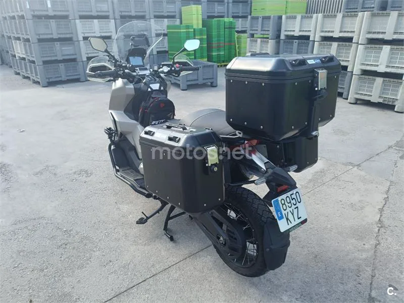 Honda X-ADV - Vista 4