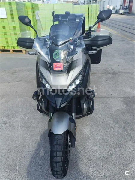 Honda X-ADV - Vista 7