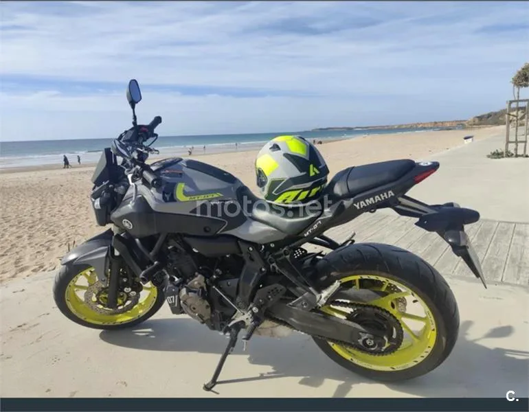 Yamaha MT-07 - Vista 6